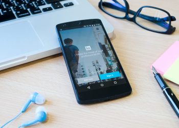 Students participating in a Writing and LinkedIn workshop at USAL FutureReady Center in Lebanon, enhancing professional skills for higher education and career development.